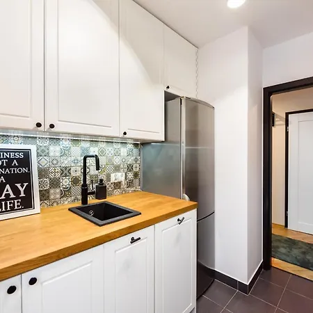 Metro Swietokrzyska Boho Aesthetic *